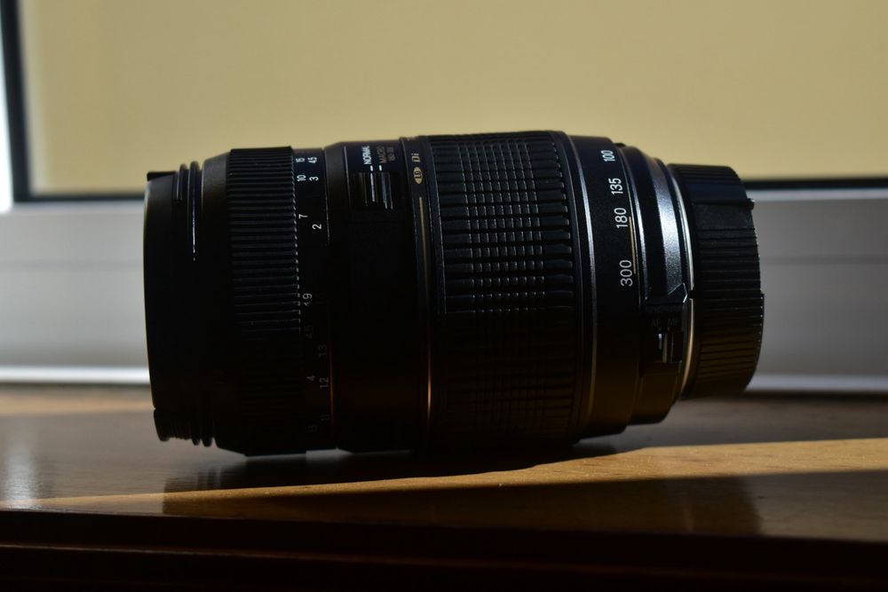 Tamron 70-300mm f/4-5.6 DI LD Macro Nikon F-Mount