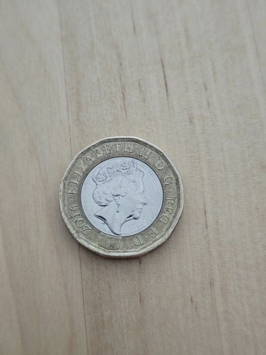 Moeda  One  Pound rainha  ELIZABETH II (2016)