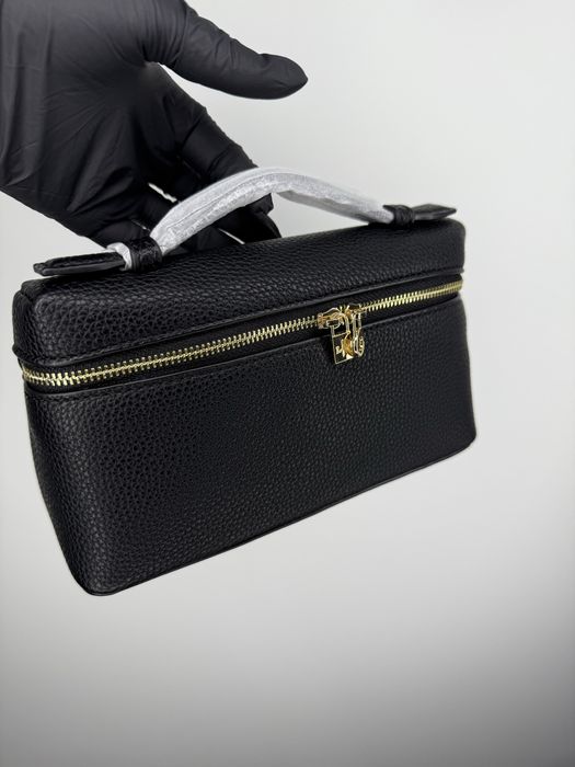 Шкіряна сумочка чорна лоро