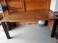Stół z dębowym drewnianym blatem