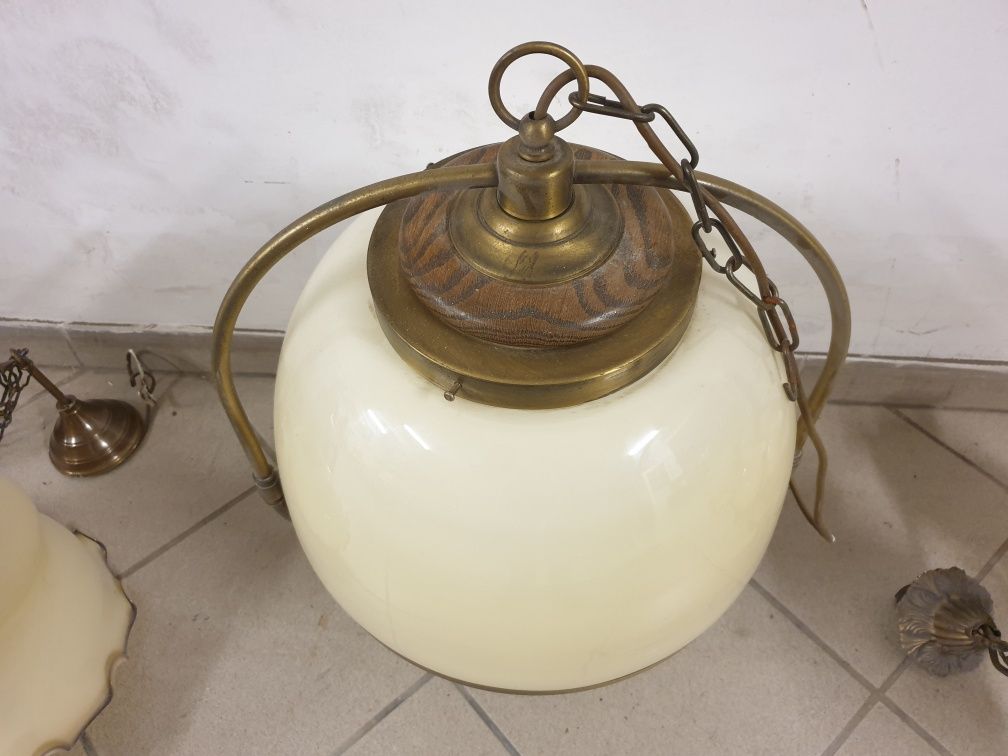 Duża lampa wisząca mosiadz dąb szklany klosz