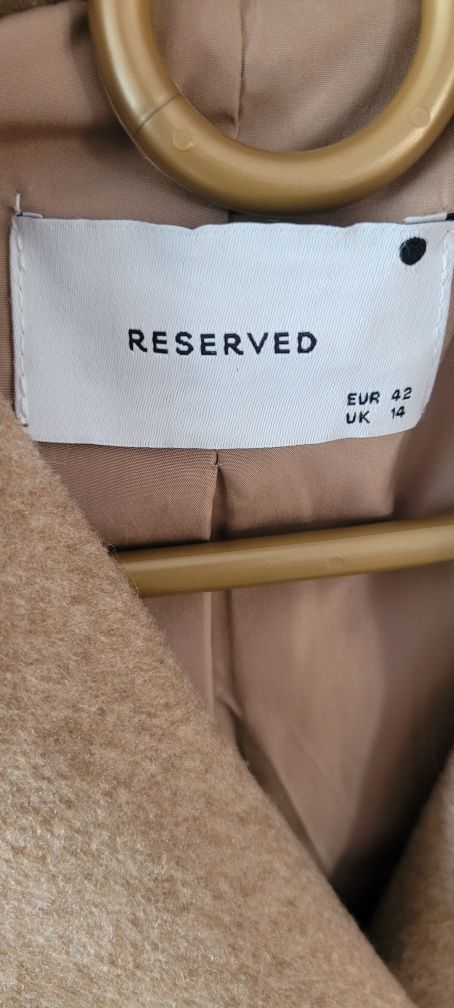 Płaszcz reserved