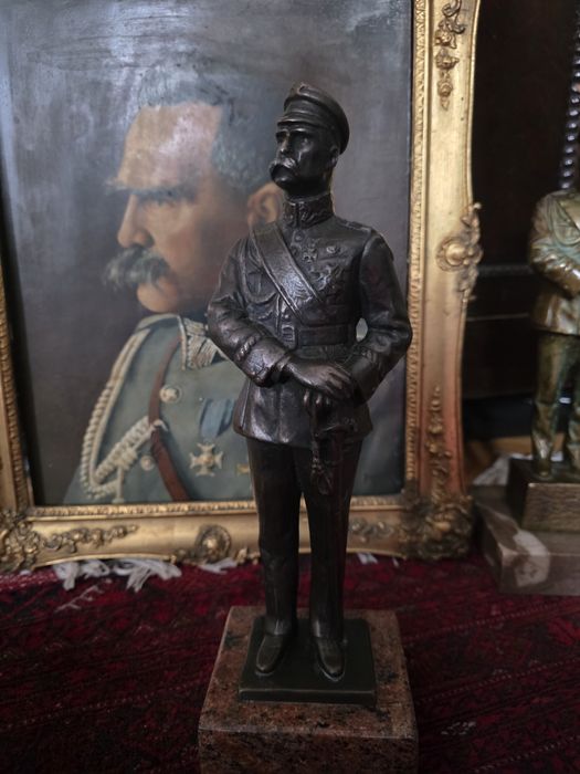 Marszałek Józef Piłsudski duża figura,rzeźba,statuetka 30 cm