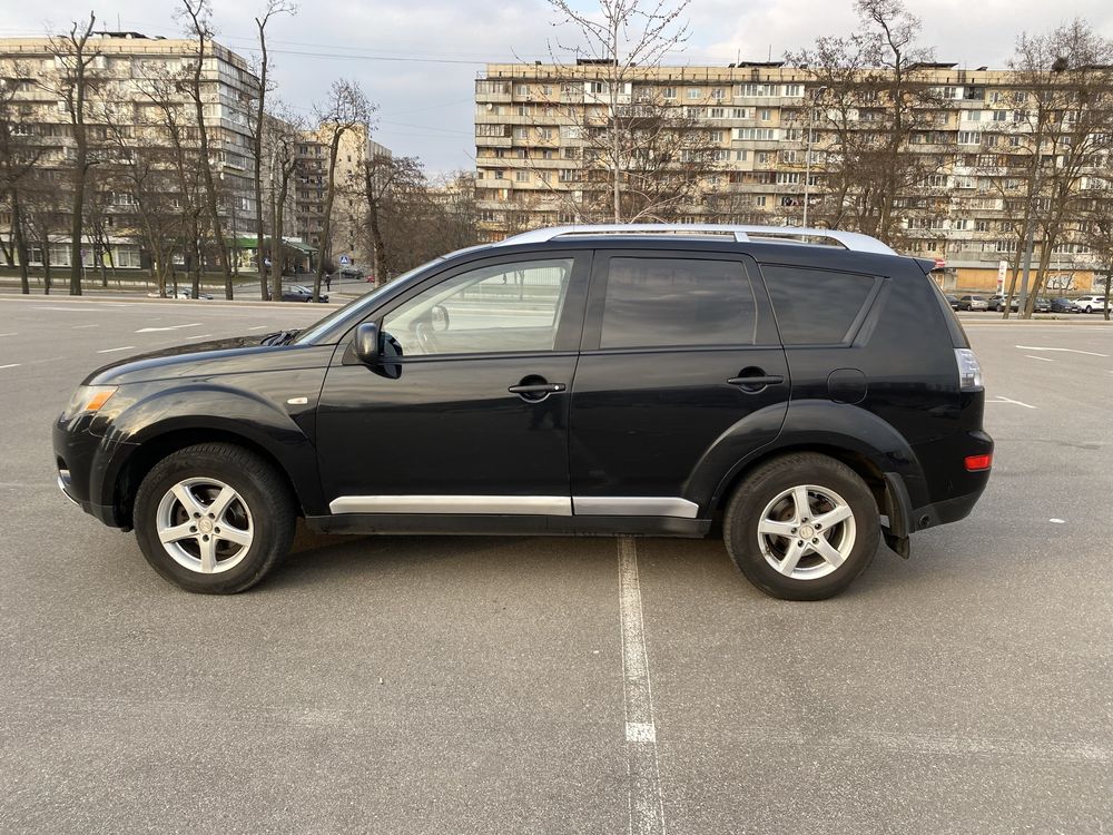 Терміново продам Mitsubishi Outlander XL  2.4, 4WD