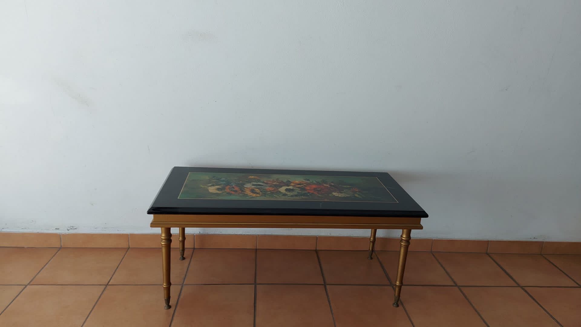 Sofa-cama e mesa vintage