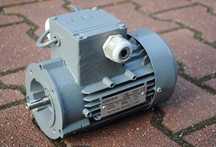 Silnik elektryczny kołnierzowy 0.18kw. 1380obr./min. 230V. Jednofazowy