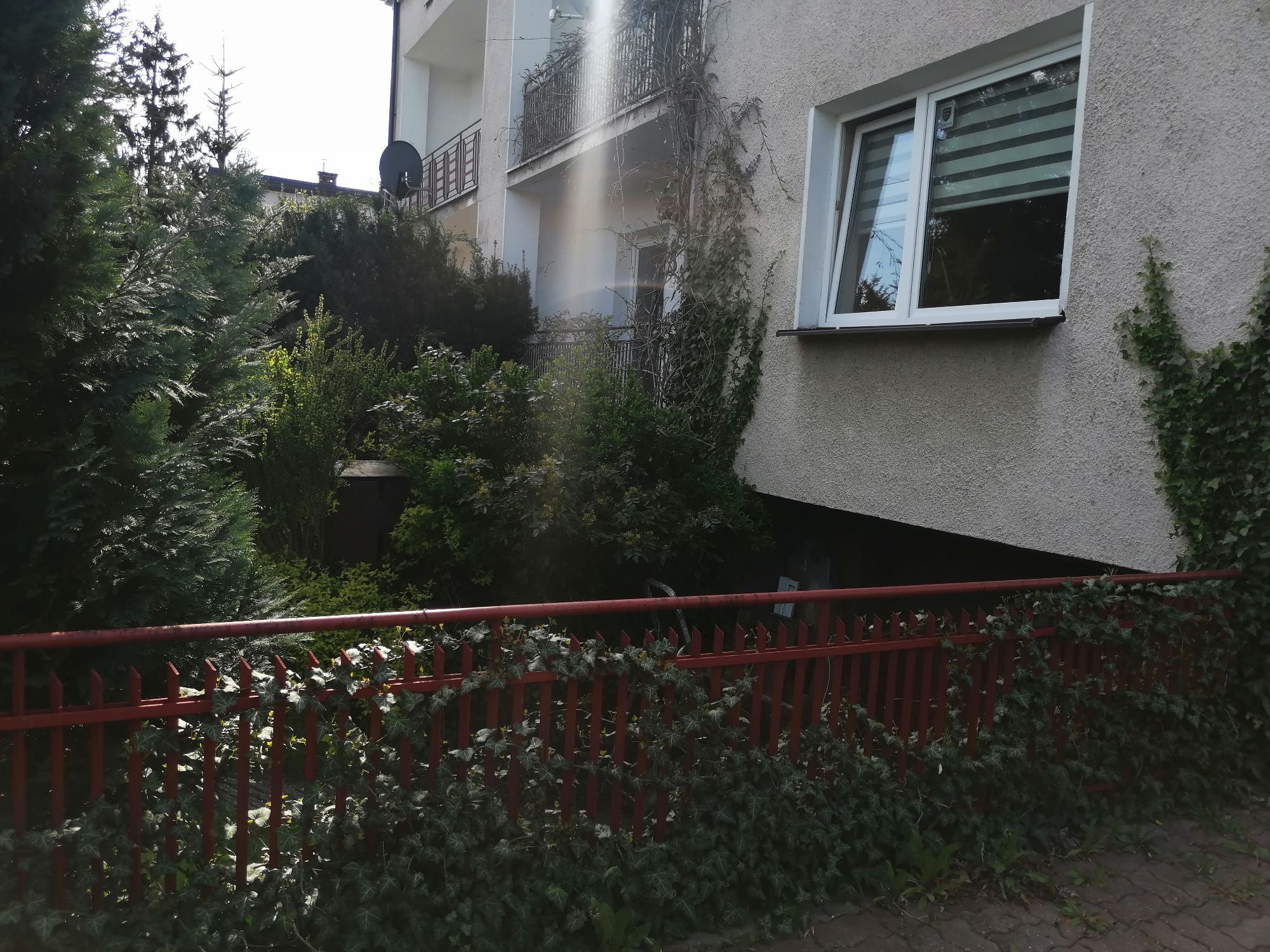 Dom z ogrodem w dobrej lokalizacji