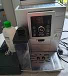 Ekspres ciśnieniowy do kawy z młynkiem pojemnik Delonghi ECAM23.466.S