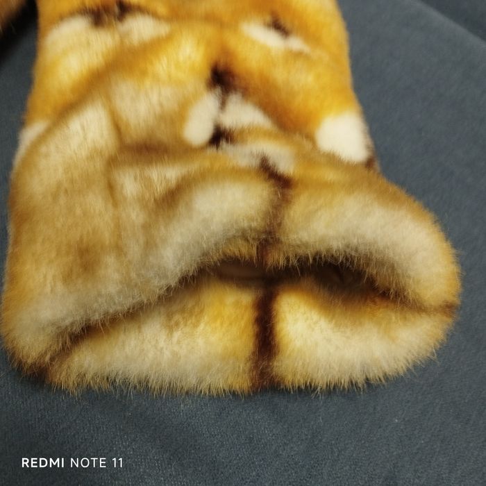 Шуба Штучна, з капюшоном,яскрава