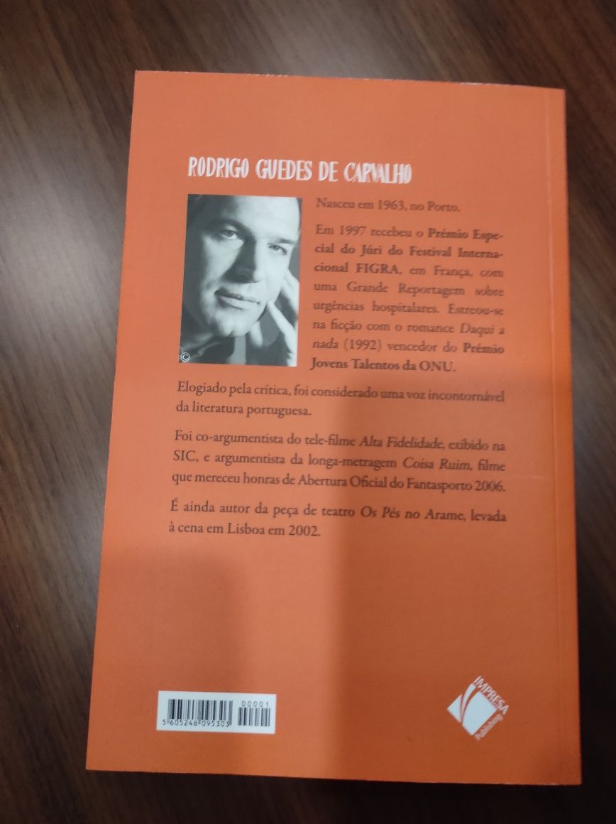 Livro "A casa quieta" de Rodrigo Guedes de Carvalho