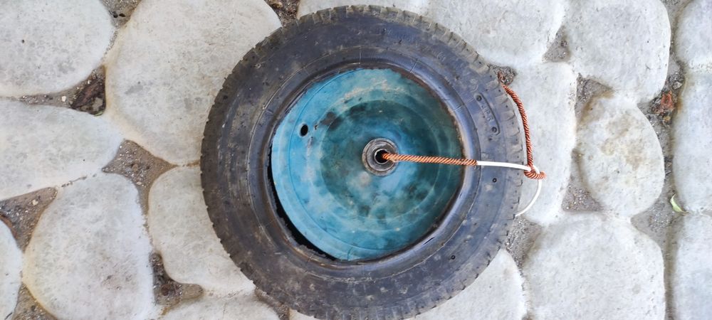 Колесо для строительной, садовой тачки.