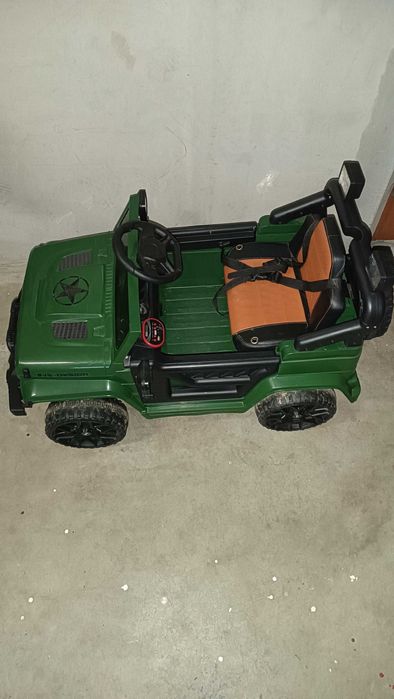 Auto na akumulator 4x4