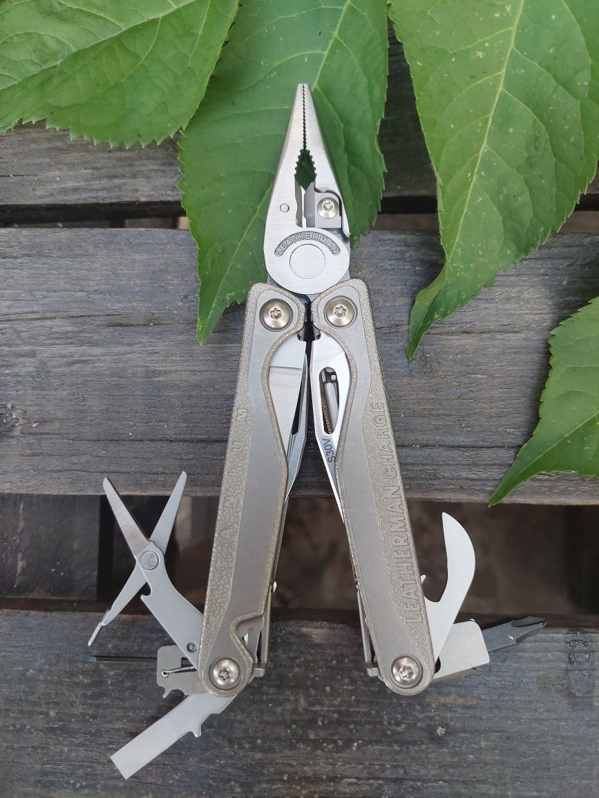 Мультитул Leatherman Charge TTi