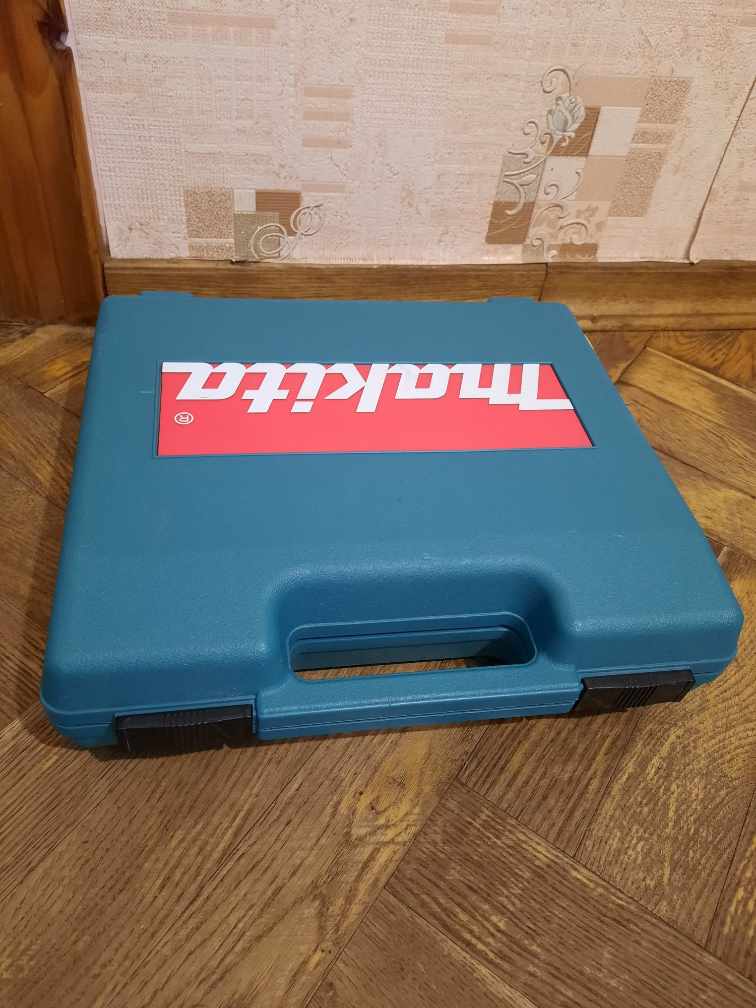 100% оригінал!!Дрель ударна Makita HP 1620,650вт