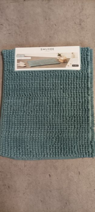 Turkusowy dywanik łazienkowy marki Smukee