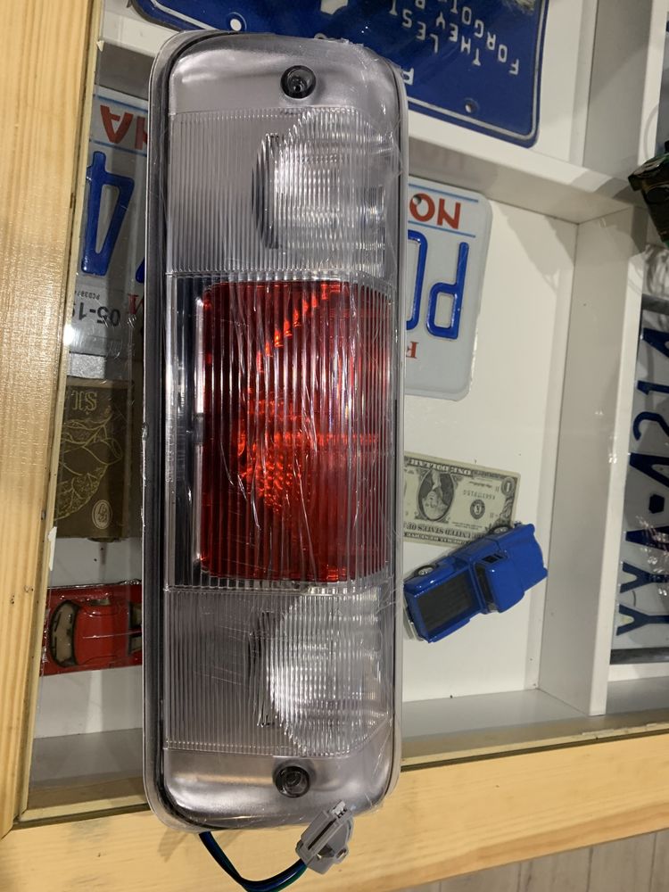 Ford f150 04- lampa paki dachowa Nowa Czesci z Usa