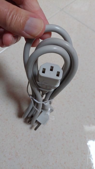 Cabo de alimentação