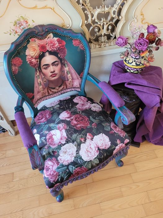 Antyczny fotel Frida Kahlo po przeprojektowaniu