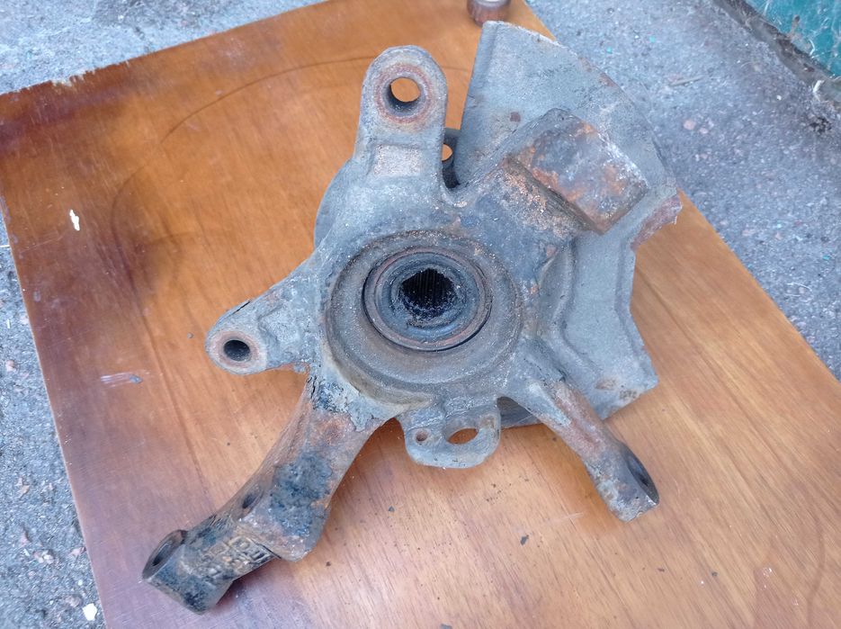 Поворотный кулак цапфа ступица, тормозной диск Шевроле авео, лачетти.