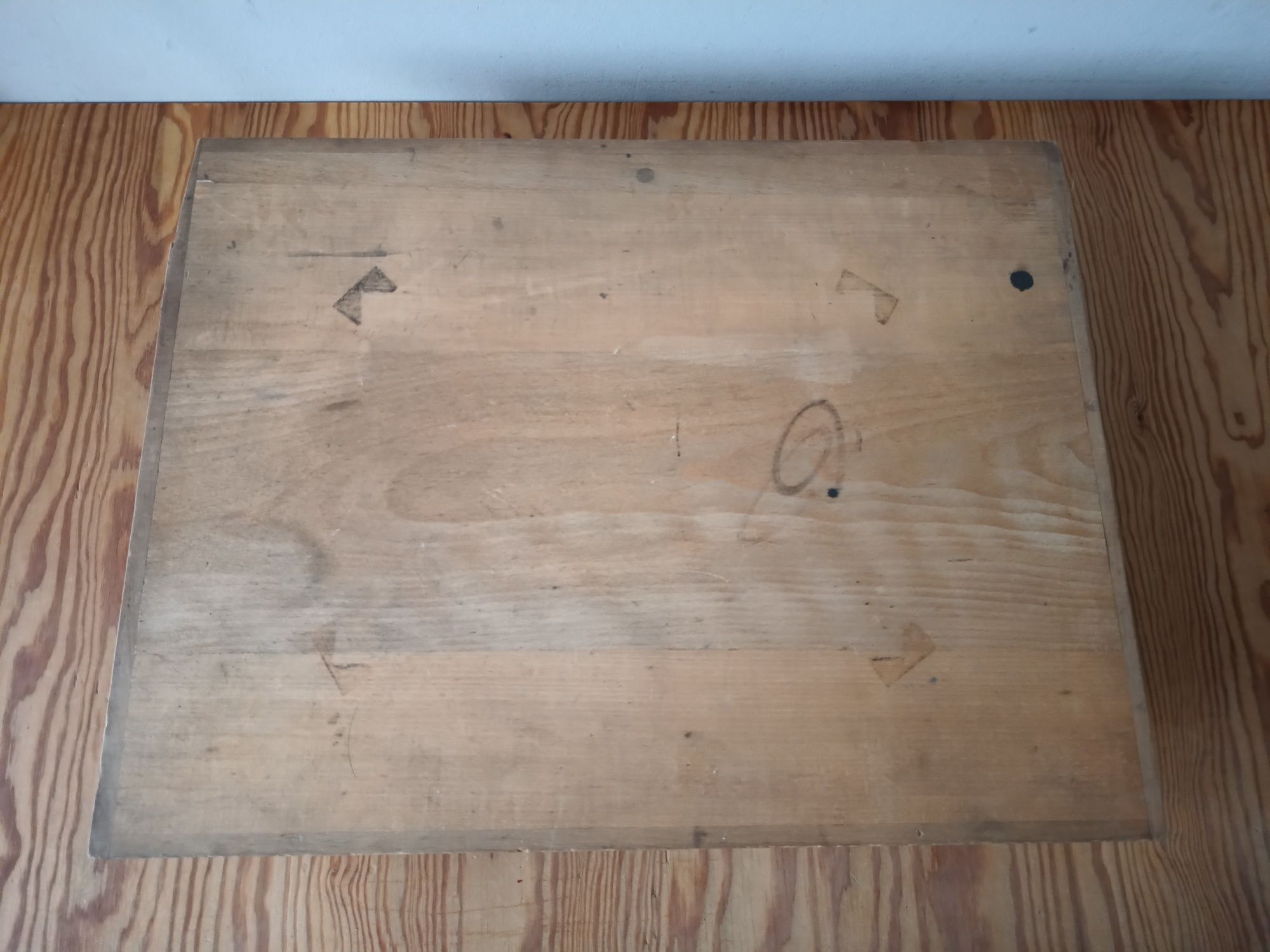 Deska kreślarska drewniana 535 x 405 x 70 mm do szkoły lub na studia