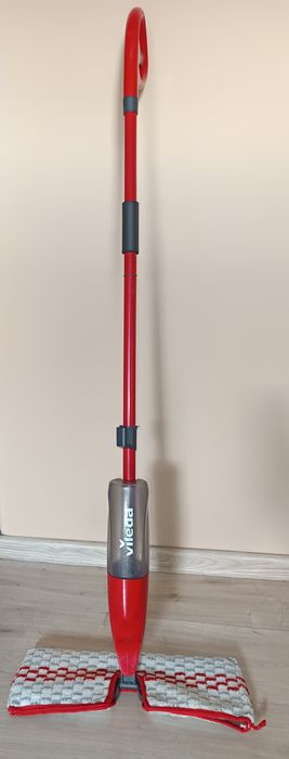 Mop ze spryskiwaczem