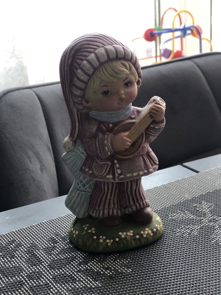 Статуетка порцелянова