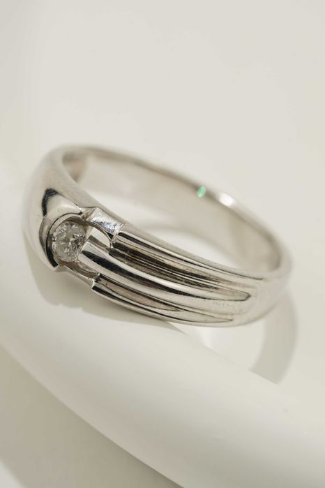 Złoty pierścionek z brylantem 3,65g 14k