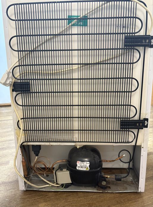 Холодильник BEKO з морозильною камерою