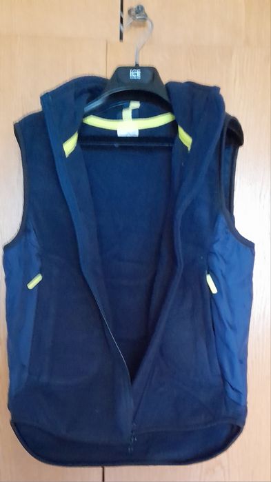 флисовый жилет универсальный синего цвета