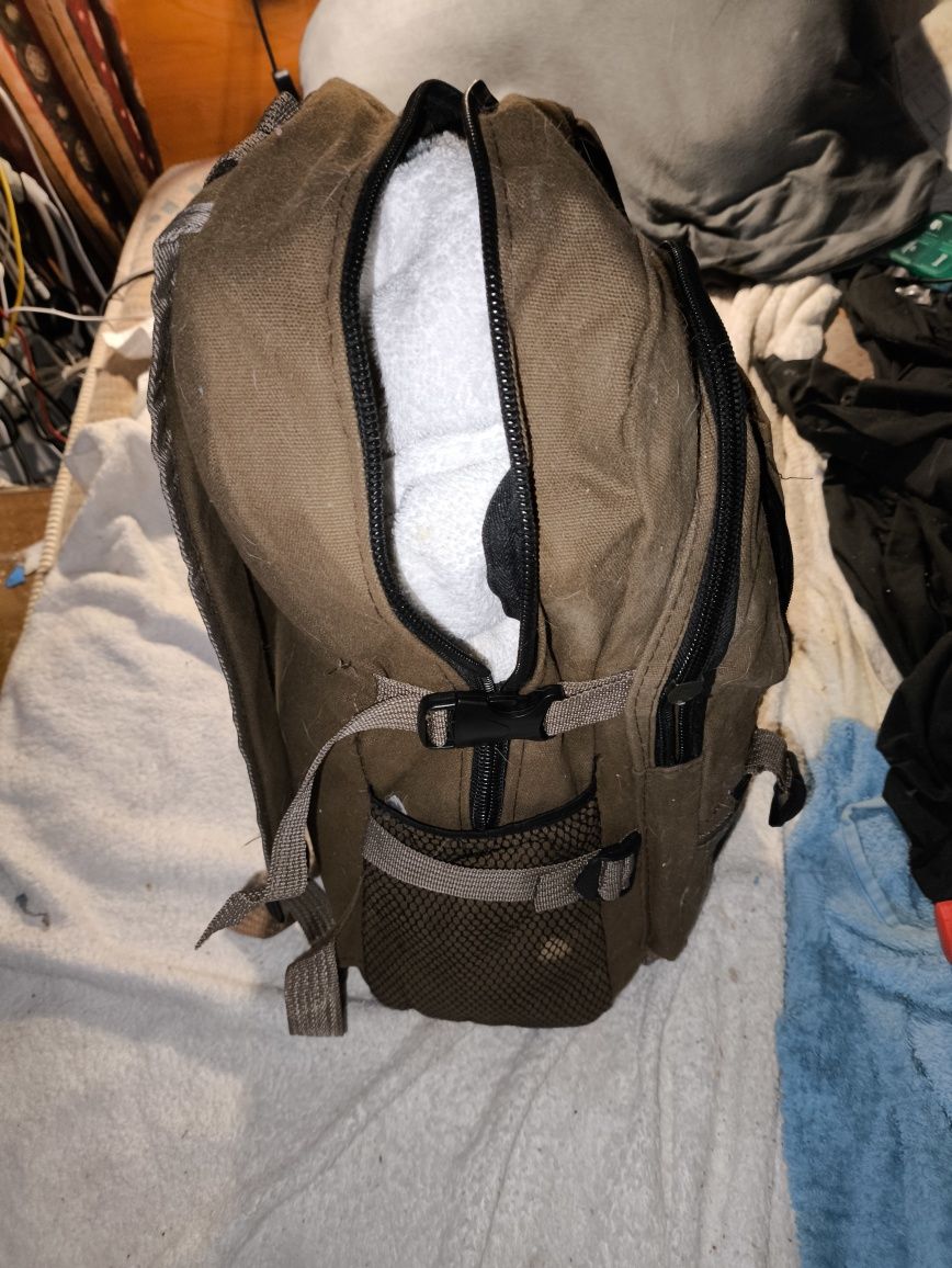 MOCHILA com muita arrumação