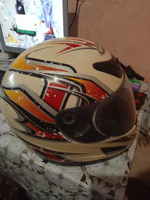 Продам шолом стан хороший не битий не крашений