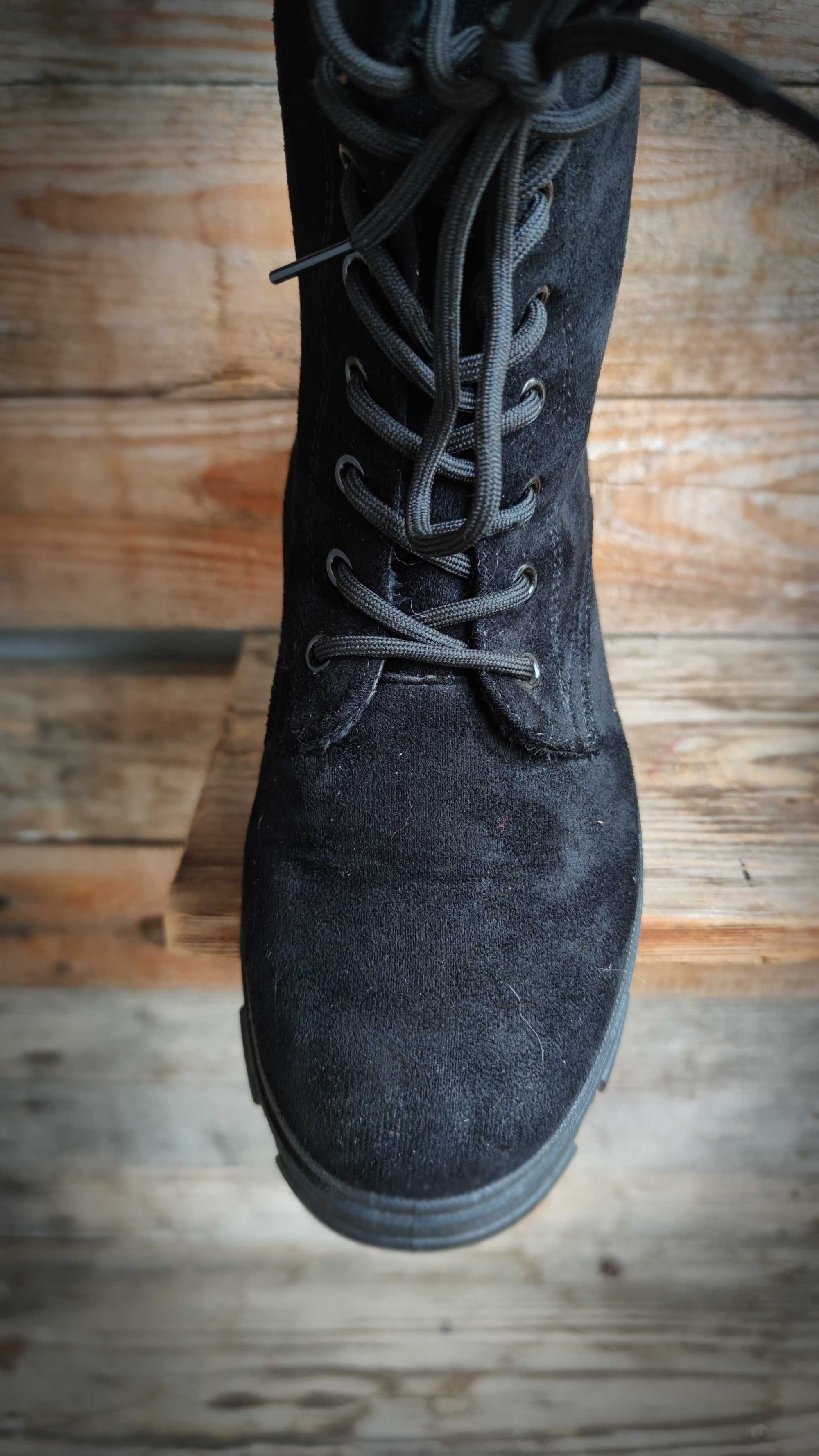 Zamszowe botki, workery, trapery