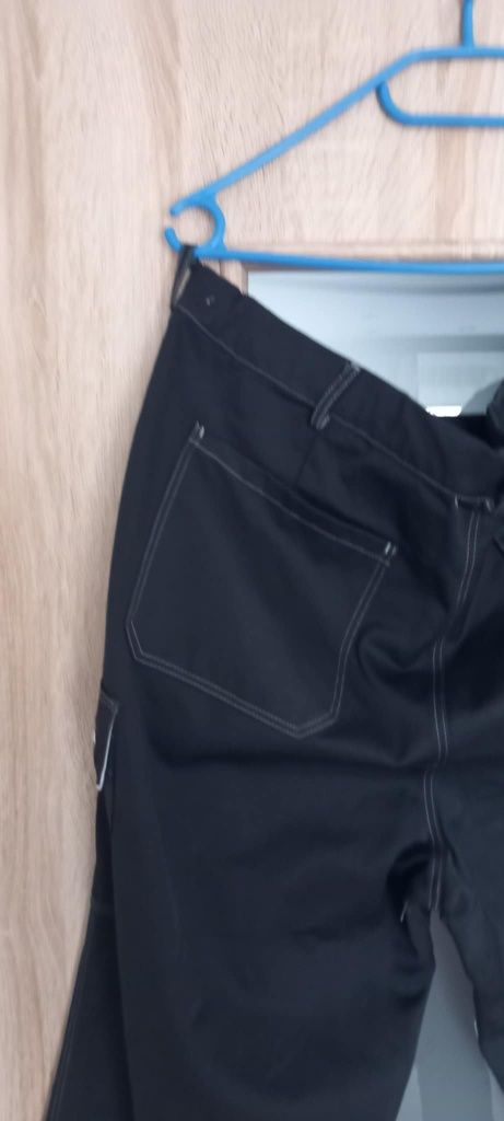 Czarne spodnie męskie cargo Klopman,r. XL