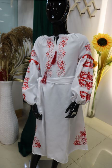 Дитячі моделі вишиванок -суконь на вік 8-10 років