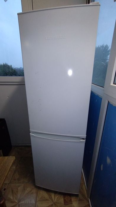 Продам холодильник liebherr