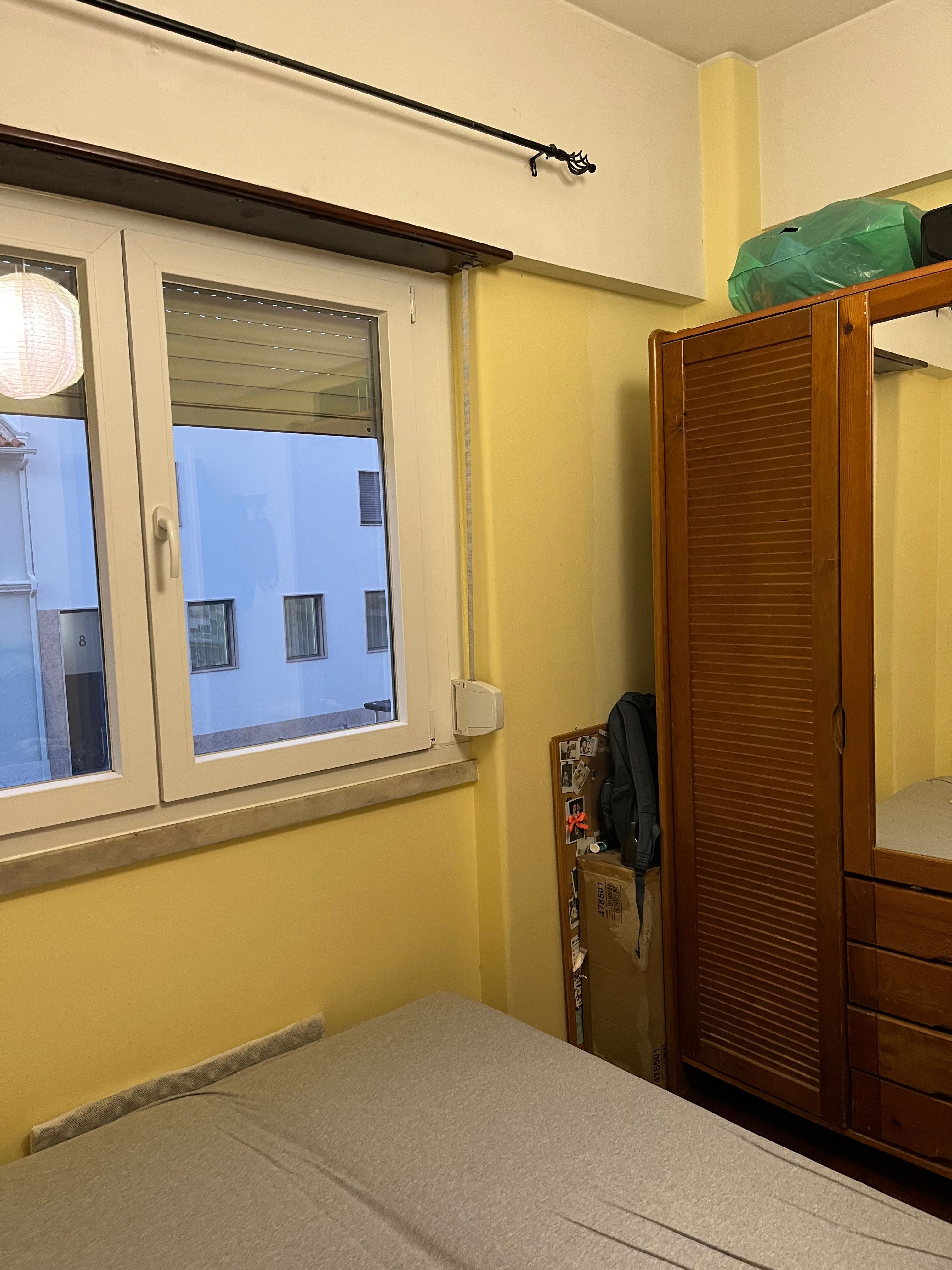 Quarto arrendar Restelo