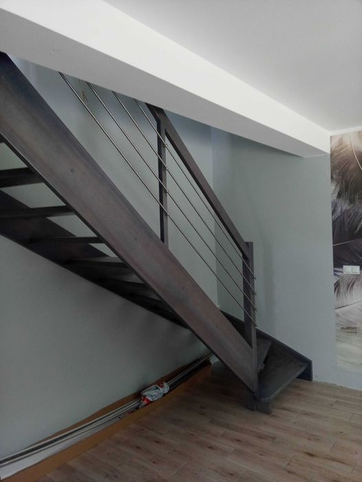 SCHODY DREWNIANE AŻUROWE samonośne producent montaż transport