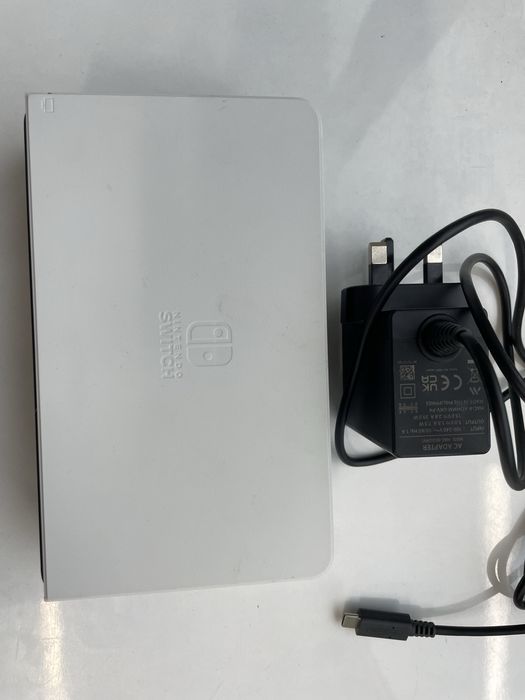 Nintendo switch док станція+ блок живлення