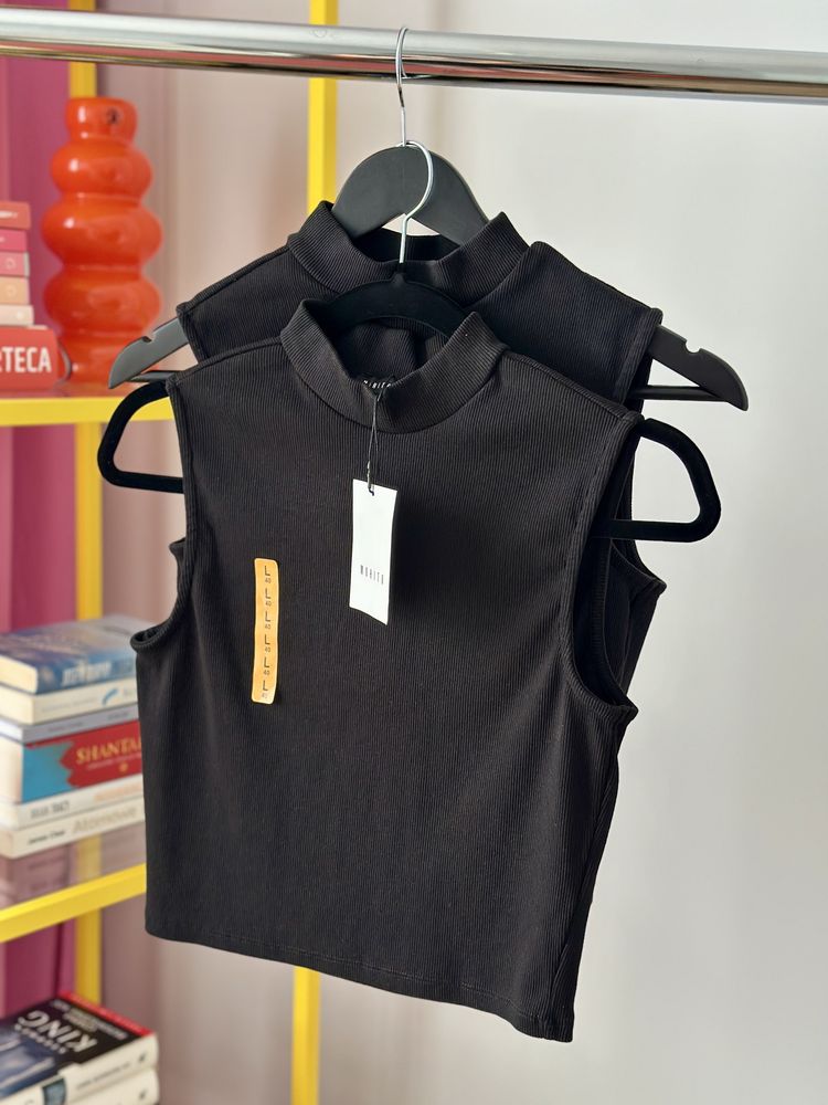 Dwa topy czarne sportowe crop elatyczne krótka bluzka mohito