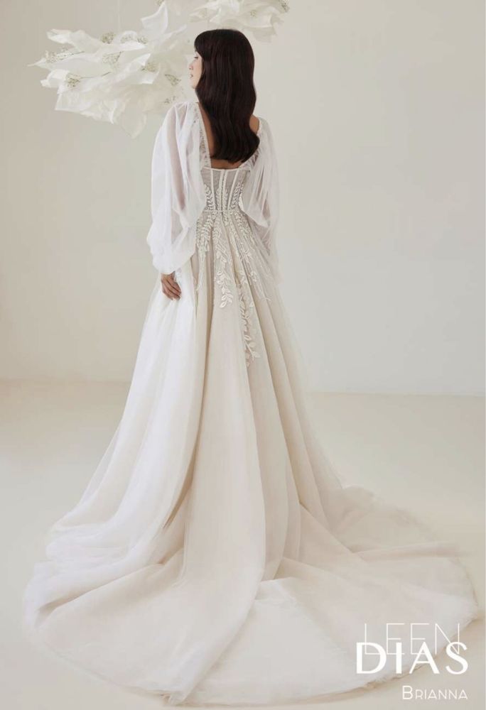Весільна сукня Brianna А- сілует