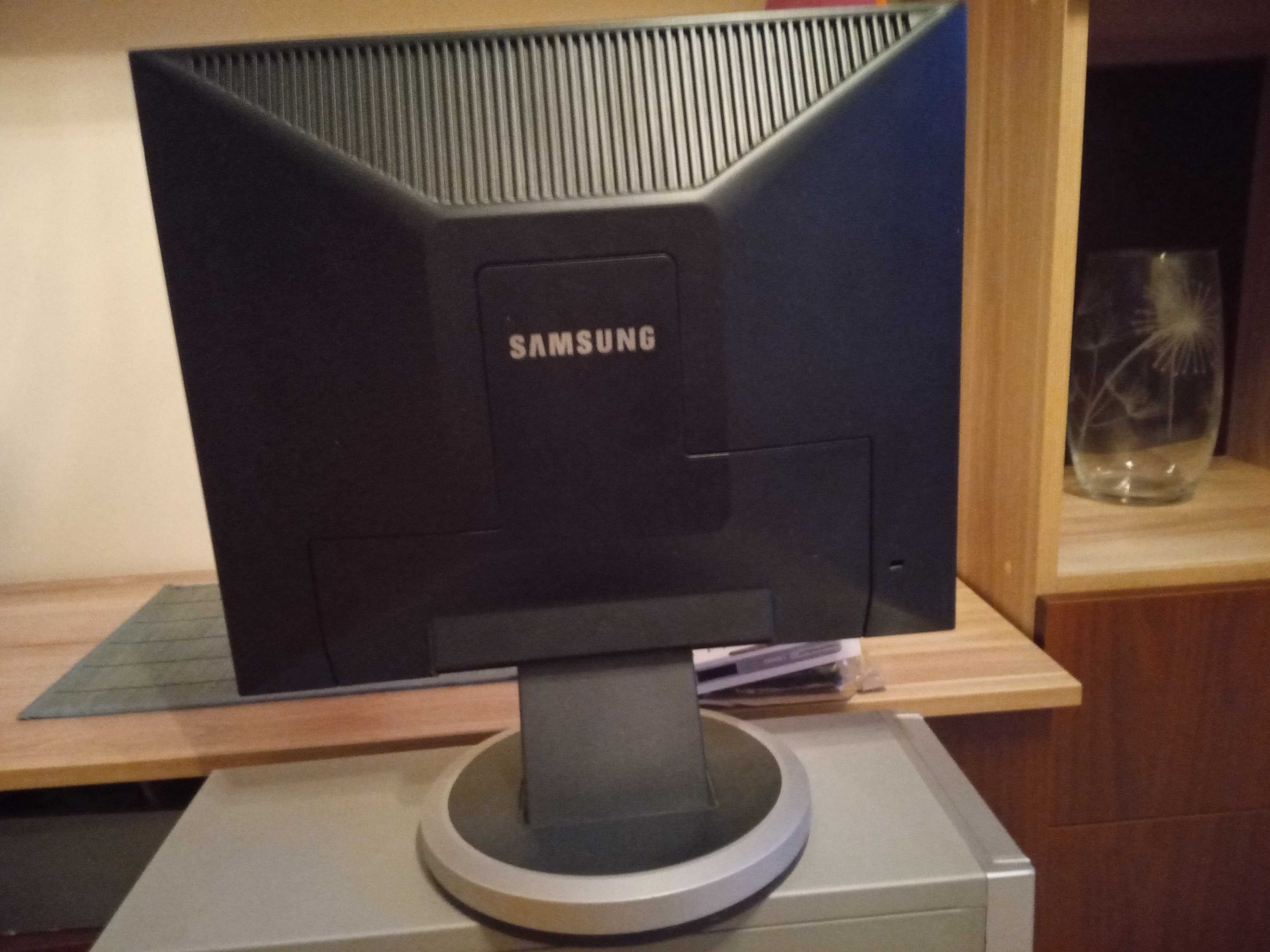 Monitor Samsung 17 cali