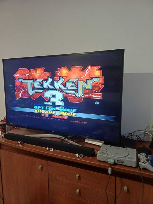 Consola Playstation 1 + Comando Dual Analog + Jogo Tekken 3