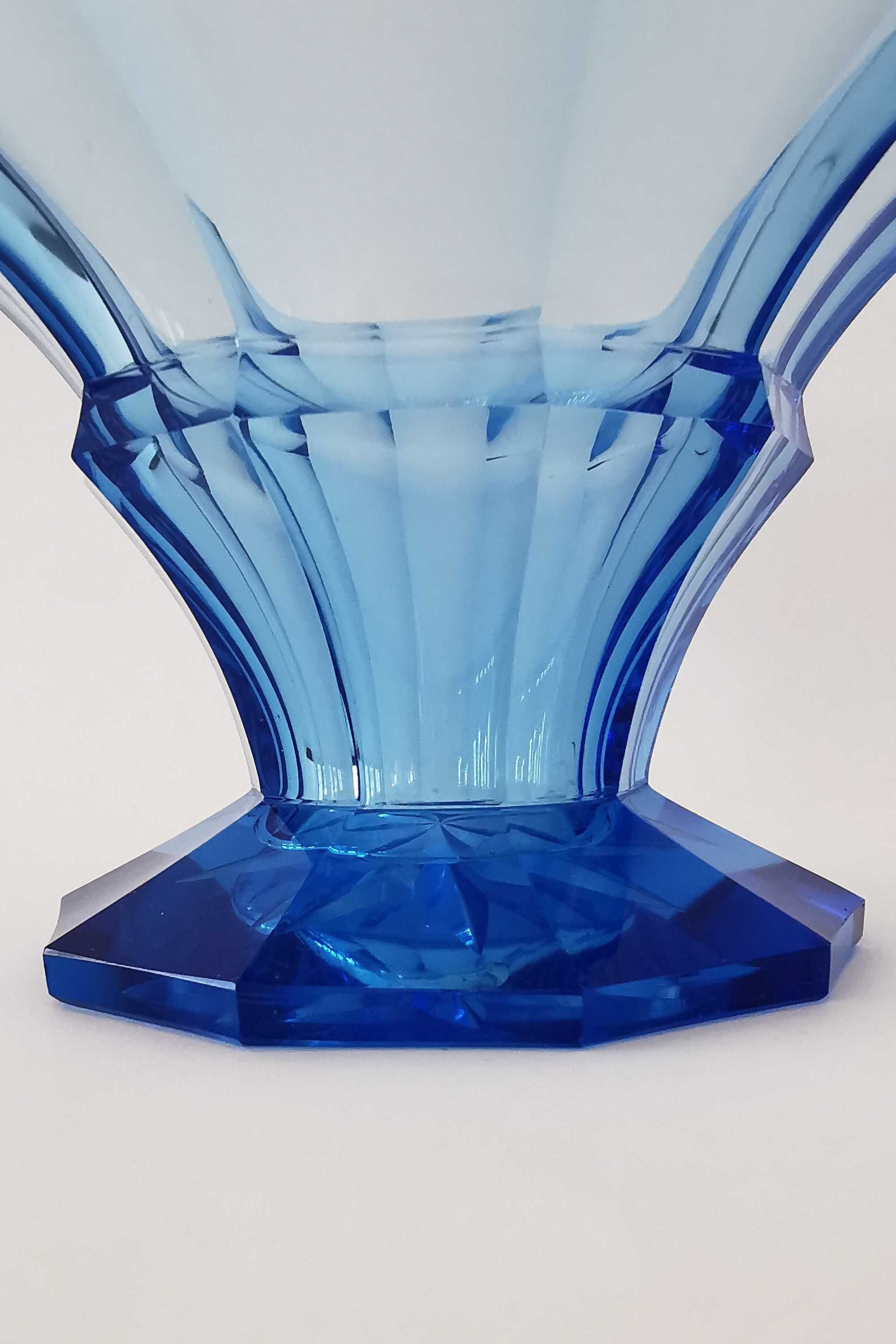 Wazon Art Deco kryształ niebieski