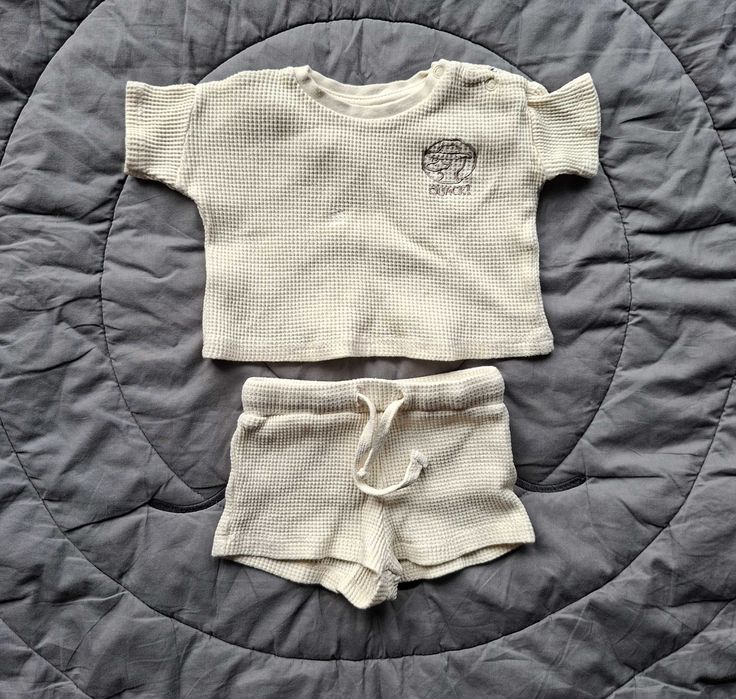 Letni, niemowlęcy komplecik 62