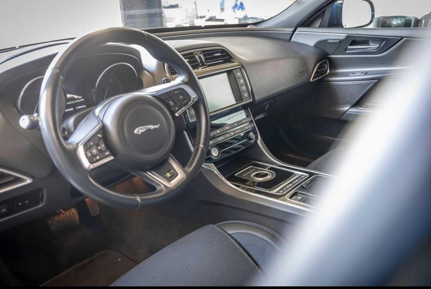 Jaguar xe 2.0 R.Sport 180cv (motor novo)