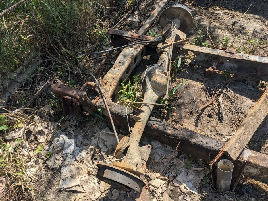 Задній міст ваз 2101 та інші запчастини.