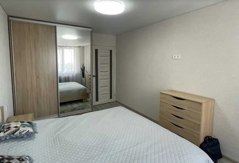 Сдам 3-х ком квартиру посуточно в Одессе по улице Жолио Кюри 64