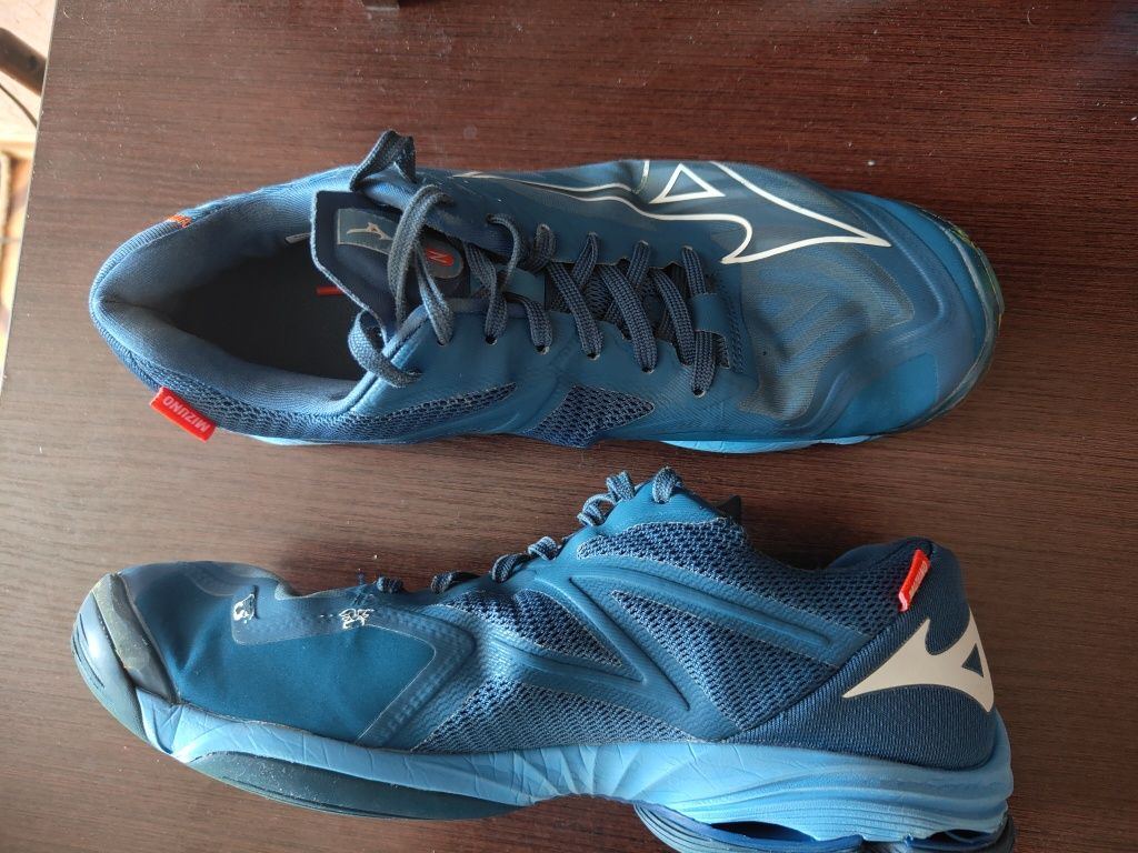 Волейбольні кросівки Mizuno Wave Lightning Z7