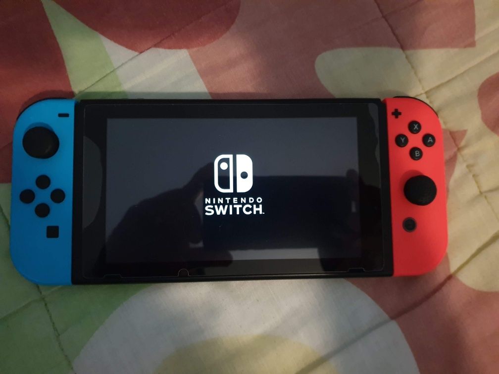 Consola Nintendo Switch com acessorios