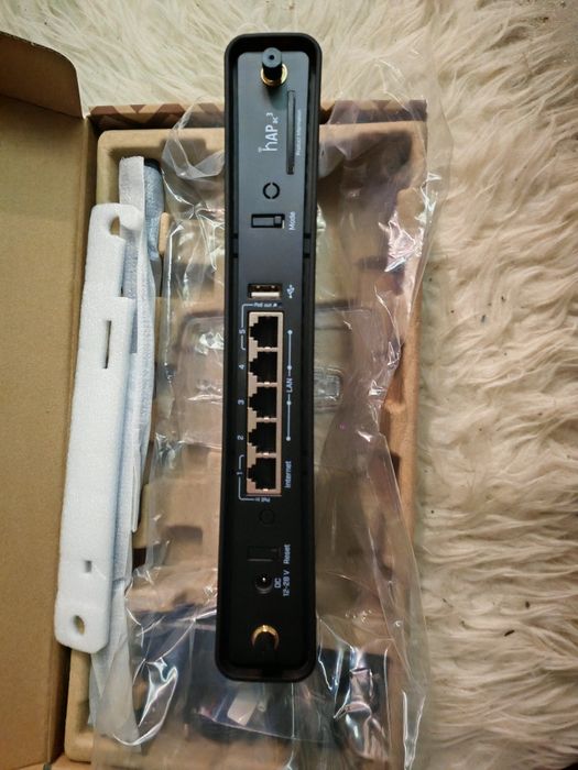 Router Mikrotik AC3